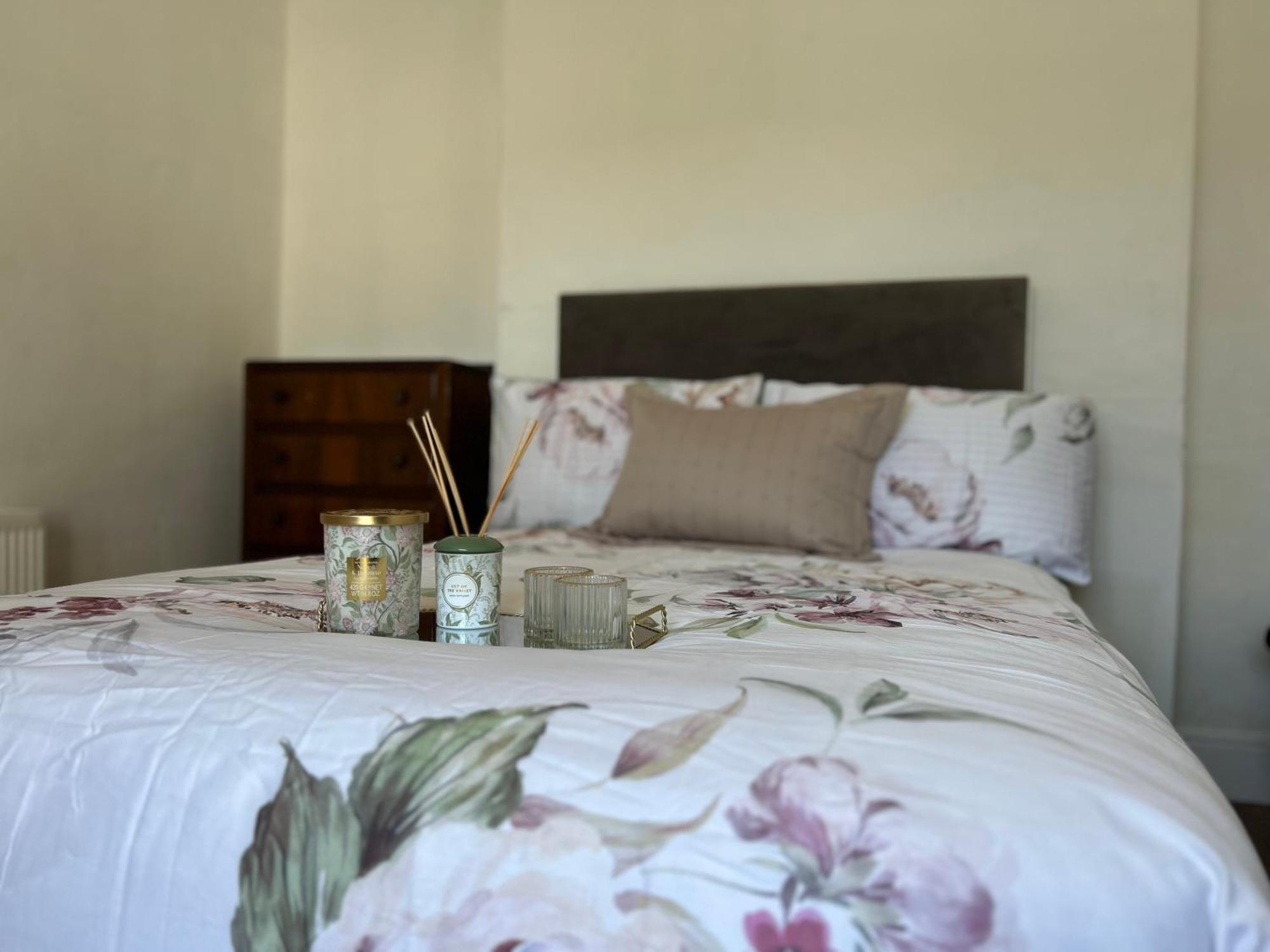 Comfortable Room Newbridge  Exterior photo
